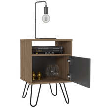 Mesa de Noche Lara, Miel y Plata Oscuro, con Puerta y Dos Entrepaños X2