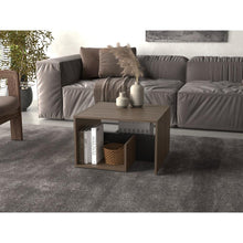 Mesa de Noche Evert, Milan y Wengue, con diseño moderno y espacio para ubicar objetos