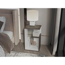 Mesa Auxiliar Evert, Avellana y Blanco, con diseño moderno y espacio para ubicar objetos