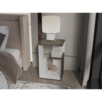 Mesa de Noche Evert, Avellana y Blanco, con diseño moderno y espacio para ubicar objetos