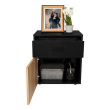 Mesa de Noche Grays, Wengue y Fresno Europeo, con una puerta y cajón