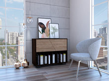 Mueble Auxiliar Orus, Caoba y Miel, con Patas En Acero y Espacio Para Objetos Decorativos