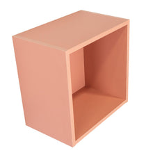 Repisa Veta, Arupo, con espacio para objetos decorativos