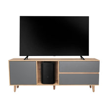 Mesa Para Tv Nashira, Fresno Europeo y Plata Oscuro, Con Espacio Para Televisor de Hasta 65 Pulgadas