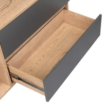 Mesa Para Tv Nashira, Fresno Europeo y Plata Oscuro, Con Espacio Para Televisor de Hasta 65 Pulgadas