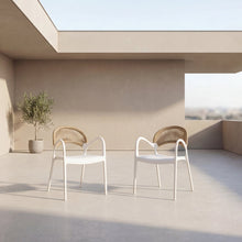 Silla Daytona, Blanco y Café Claro, Con Espaldar, Reposa Brazos y Diseño Minimalista X2