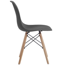 Set de 4 Sillas Eames, Color Negro, con Patas de Madera