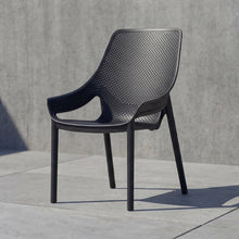 Silla Lounge Ibiza, Negro, con espaldar y reposa brazos