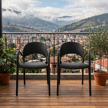 Set de 2 Sillas Bremen, Negra, con Espaldar, Reposa Brazos y Diseño Minimalista