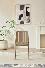 Combo Dupla, Incluye Mesa Redonda y 2 Sillas en Color Taupe