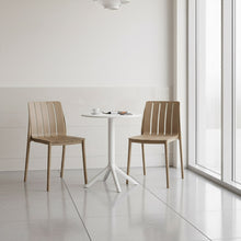 Combo Dupla, Incluye Mesa Redonda y 2 Sillas en Color Taupe