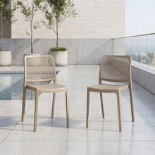 Silla Manhattan, Taupe, Con espaldar en rejilla y diseño minimalista X2