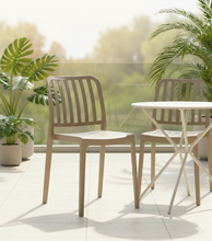 Silla Brooklyn, Taupe, Con espaldar en rayas y diseño minimalista  X2