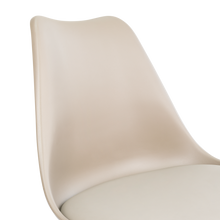 Silla Fyn, Taupe, Diseño Minimalista con Espaldar, Cojín y Patas de Madera