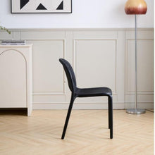 Set de 4 Sillas Marruecos, Negro, con Espaldar en Rayas y Diseño Minimalista