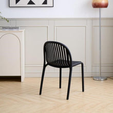 Set de 2 Sillas Marruecos, Negro, con Espaldar en Rayas y Diseño Minimalista