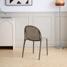 Silla Marruecos, Taupe, con Espaldar en Rayas y Diseño Minimalista