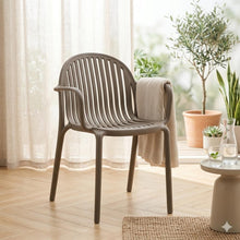 Set de 2 Sillas Marruecos con Brazos, Taupe, con Espaldar en Rayas y Diseño Minimalista