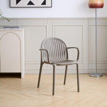 Set de 2 Sillas Marruecos con Brazos, Taupe, con Espaldar en Rayas y Diseño Minimalista