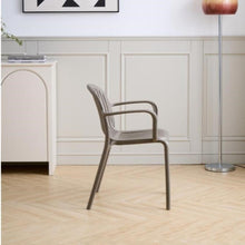 Set de 2 Sillas Marruecos con Brazos, Taupe, con Espaldar en Rayas y Diseño Minimalista
