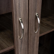 Vitrina Auxiliar Nereida, Avellana, con Dos Puertas Abatibles y Múltiples Entrepaños