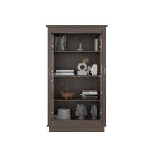Vitrina Auxiliar Nereida, Avellana, con Dos Puertas Abatibles y Múltiples Entrepaños