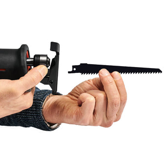 Sierra Sable Inalámbrica 18V Incluye 1 Batería 4.0 Ah Y Cargador